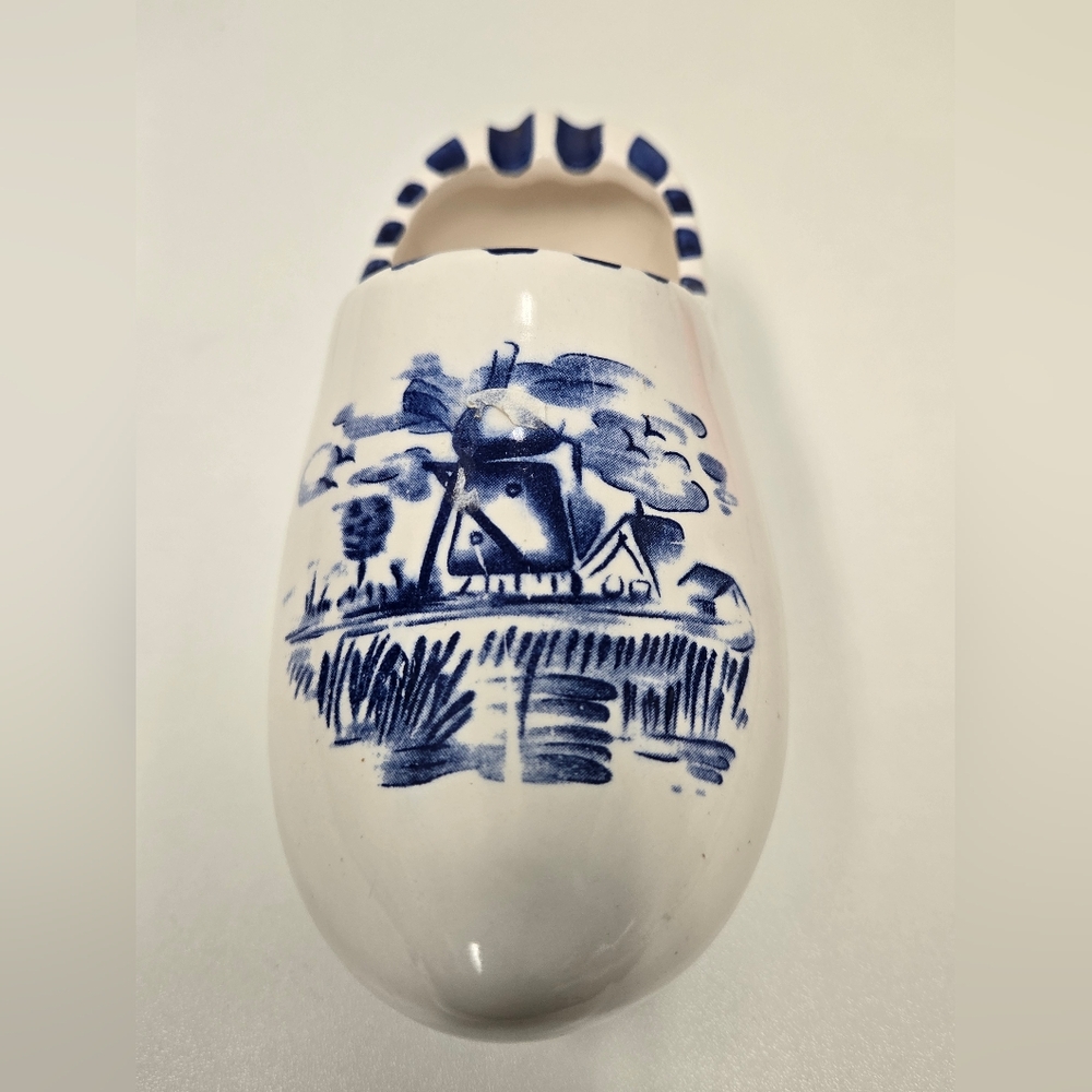 Source Unknown Blue and White Ceramic Clog